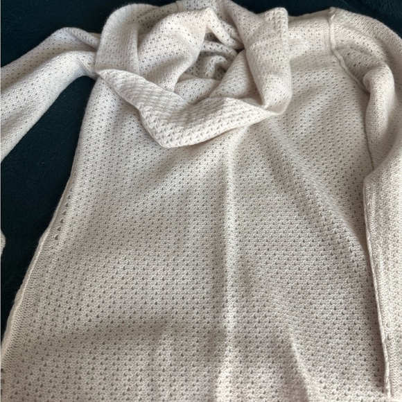 Peck & Peck Women's Cream Cashmere Cardigan - Picture 3 of 3